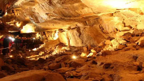 treacys-west-county-ailwee-caves-01