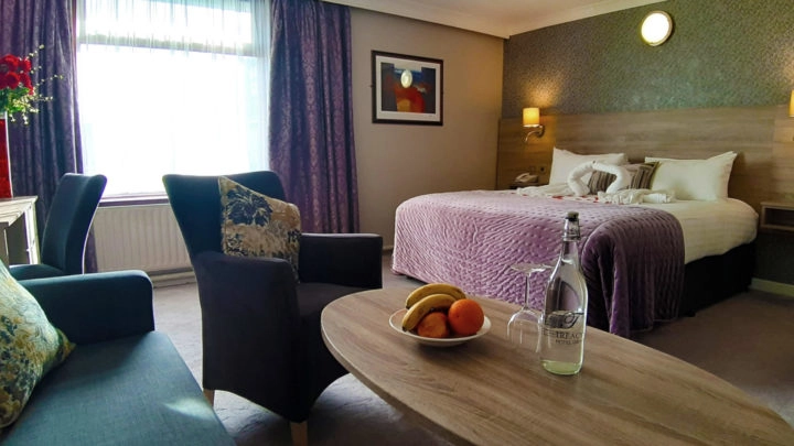 treacys-west-county-executive-room-07