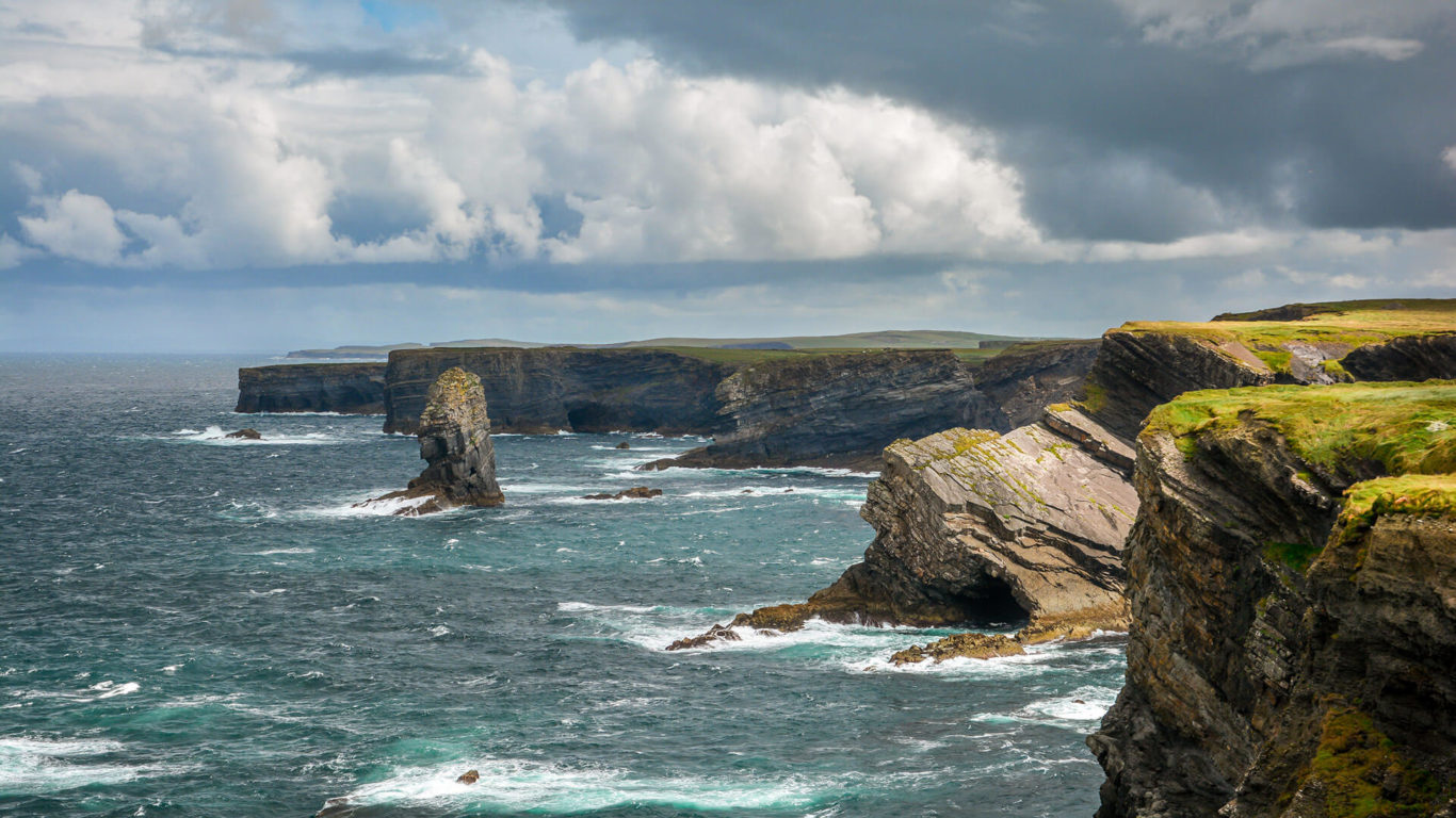 treacys-west-county-waves-near-kilkee-01