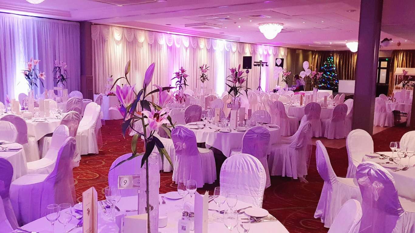 treacys-west-county-wedding-carousel-inisheer-suite-set-up-01