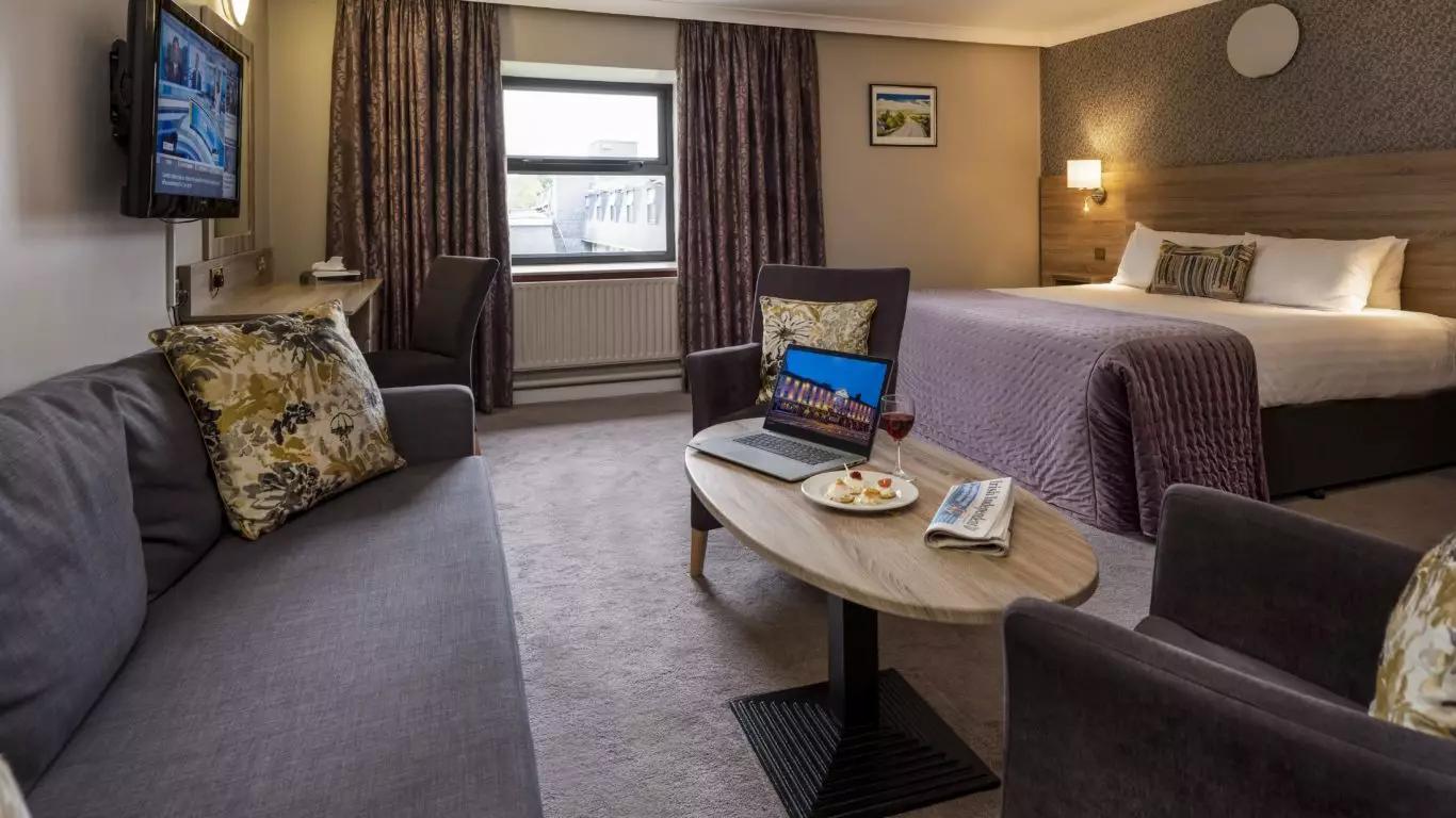 Resize Arc Executive Suites