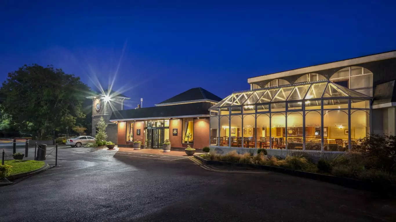 Treacys West County Exterior